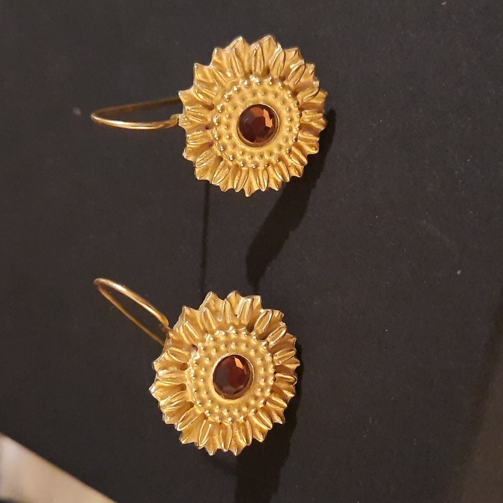 Signed sunflower goldtone yellow Drop Pierced earrings NP Brand 2/25$